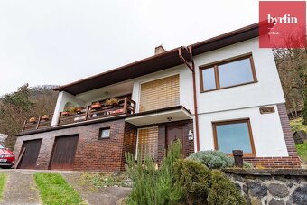 Na prodej rodinný dům s terasou a dvěma garážemi v Ústí nad  - 15