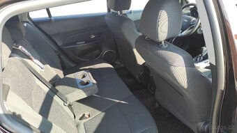 Prodám Chevrolet Cruze, 2,0 VCDi, kombi - ZLEVNĚNO - 15
