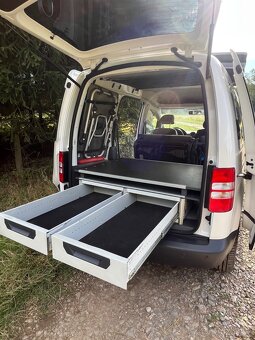 VW CADDY 2.0 CR TDI 4x4 / M1 / VESTAVBA S PŘÍSLUŠENSTVÍM - 15