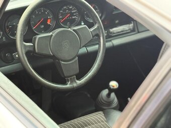 Porsche 911 SC 3.0 - 15