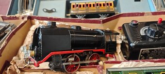 Stoleté vláčky nejlepších značek MÄRKLIN a BING - 15