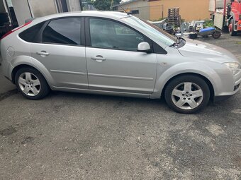 Ford Focus Mk2 1.6 benz.74kw temp. klima, rozmraz. - 15