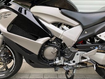 Honda VFR 800X Crossrunner SUPER STAV - 15