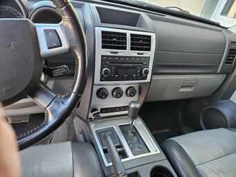 Dodge Nitro - 15