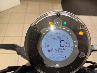 HUSQVARNA SVARTPILEN 125,ABS,700 KMTOP - 15