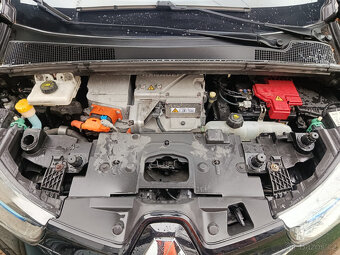 Prodám Renault ZOE 68kW, baterie 22kW - 15
