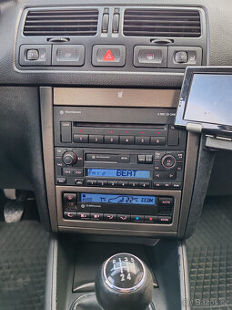 benzínový VW Volkswagen Bora (Golf)  1.6i 2003 edice SPECIAL - 15