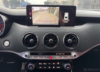 Kia Stinger 3.3 T-GDI AWD GT - 15