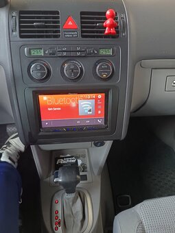 Volkswagen Touran 2.0 TDI - 103 kW -DSG - 7 místní - 15