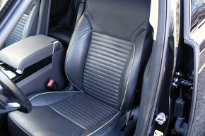 Land Rover Discovery 3.0L V6 250 kW, ČR, DPH - 15