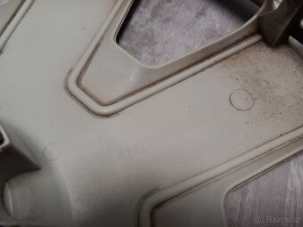 Poklice Ford, 4M51-1000-EB - 15