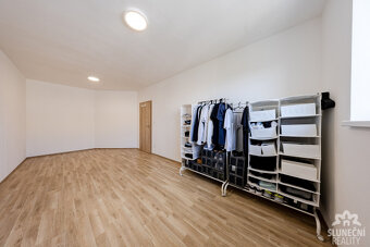 Pronájem bytu 3+kk s vyhrazeným parkovacím stáním, 85 m², Uh - 15