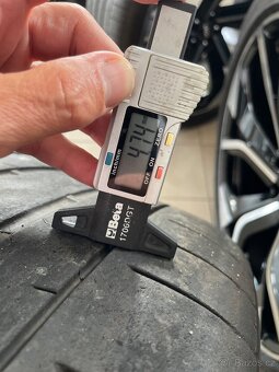 Alu kola pro Audi Q8 R23” s pneu 295/35/23 - 15