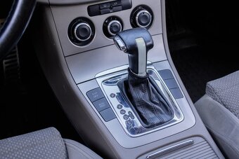 Volkswagen Passat Variant 2.0 TDI Sportline - 15