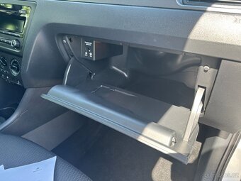 Škoda Rapid 1.2 Tsi 77kw r.v. 2015, Serviska - 15