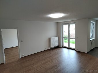 Pronájem bytu 3KK 96 m2 s vlastní zahradou  - bez RK - 15