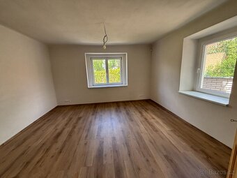 Dvougenerační dům 300 m2 +s velkou garáží 80 m - 15