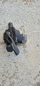 Přehazovače a páčky Sram, Shimano - 15