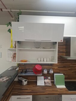 Bílá lesk MDF fólie - 15