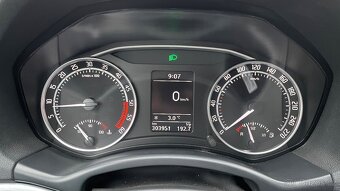 ŠKODA OCTAVIA 2.0TDi RS 125kW WEBASTO - 15