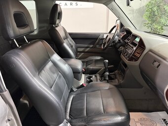 Mitsubishi Pajero 3,5 GDI UZÁVĚRKA TAŽNÉ - 15