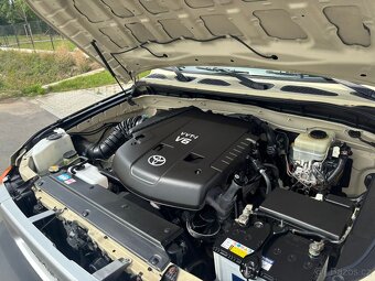 Toyota FJ Cruiser bez koroze, skvělý originální stav - 15