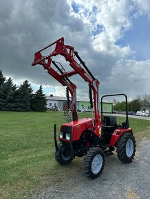 Traktor Belarus 311 s čelním nakladačem - 15