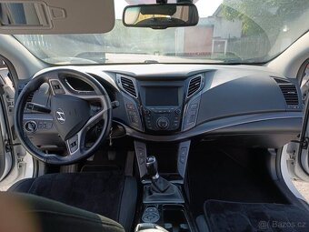 Hyundai i40 bílá 1.7 CRDi - 15