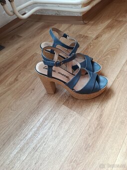 Prodám keramického trpaslíka za 175kč. - 15