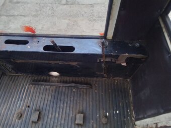 Kabina ze řezačky Toro - 15