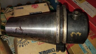 Soustruh-nože, frézy, příslušenství. - 15