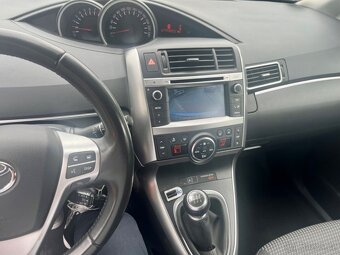 Toyota Verso 1.8i SkyView Edition benzín 108kw - 15