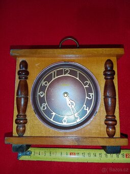 Hodiny za zeď, krbové, budíky, atd. celkem 24 ks  PRIM atd. - 15