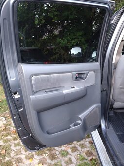 Toyota Hilux - 15