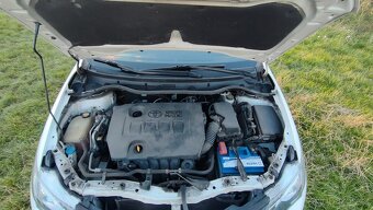 Toyota Auris 2013, 1.6 97kw benzín - 15