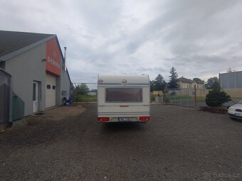Prodám karavan Tec 450 – 4 osoby připravený na cestu - 15