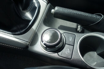 Mitsubishi L200 2.3 DI-D 4WD INTENSE,110kW M6 - ZÁNOVNÝ STAV - 15