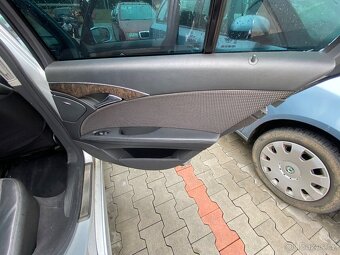 Mercedes Benz E280CDI V6 výbava AVANTGARDE - 15