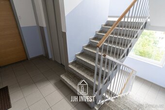 3+1 na Barrandově: světlý byt připravený na vaši rekonstrukc - 15