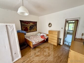 Rodinný dům na parcele o ploše 2248m2 v obci Krupá v okrese  - 15