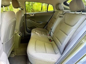 Hyundai IONIQ,38,3 kWh,SoH 100%,TČ,BlueLink, sDPH 449 000,- - 15