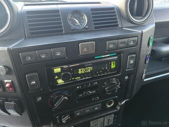 ⭐Land Rover Defender 2.2TD4/1.MAJ/ČR/2015/90KW⭐ - 15