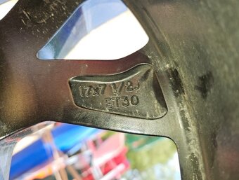 alu kola TOYOTA Hilux  (rezervace) - 15