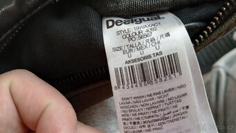 Menší kabelka Desigual - 15