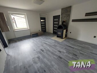 Rodinný dům se zahradou v obci Siřejovice v blízkosti města  - 15