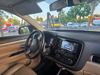 Mitsubishi Outlander - 15