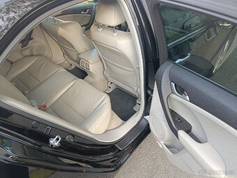 Honda Accord 2.4 executive r.v 2015 - 15