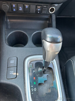 Toyota Hilux, DoubleCab 2.8D 150 kW,1 maj, ČR, servis - 15