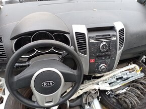 Kia Venga 1.4 CRDi na díly - 15