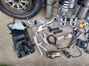 KTM LC8 990 - MOTOR NA DÍLY - 15